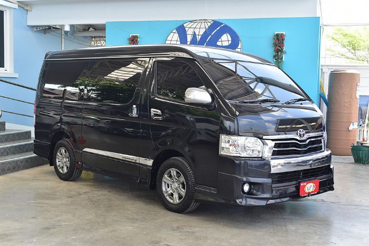 รถ Toyota Ventury 3.0 V สี ดำ