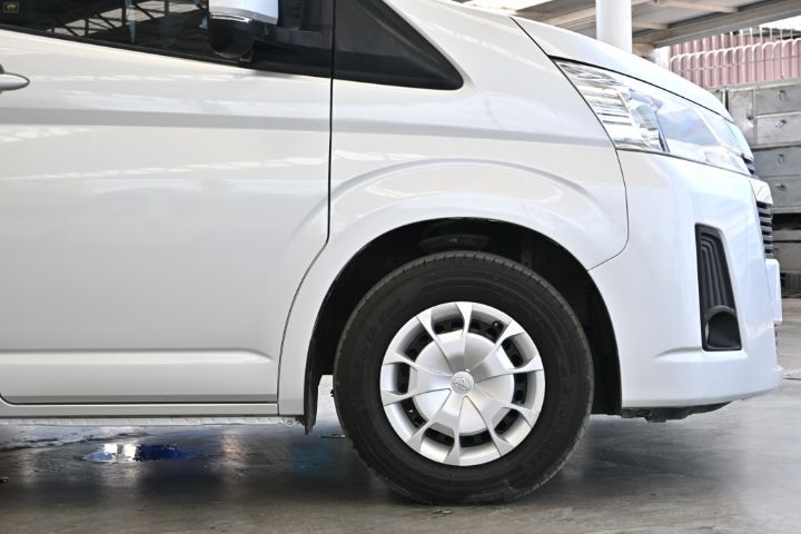 Toyota Commuter 2020 2.8 Van ดีเซล เกียร์อัตโนมัติ เทา รูปที่ 3
