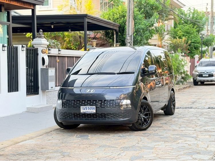 Hyundai Staria 2024 2.2 Trend S Van ดีเซล ไม่ติดแก๊ส เกียร์อัตโนมัติ เทา