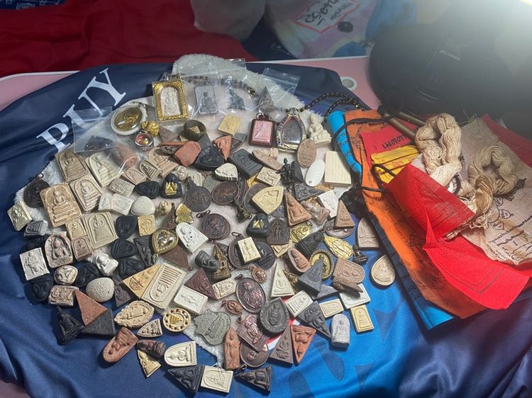 พระที่บ้านๆครับขายเหมาครับ