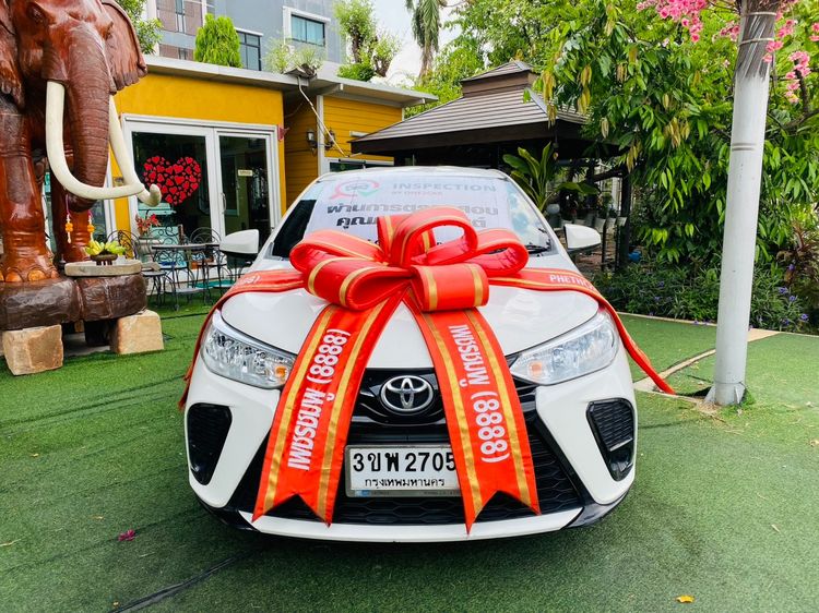 Toyota Yaris 2022 1.2 Entry Sedan เบนซิน LPG เกียร์อัตโนมัติ ขาว
