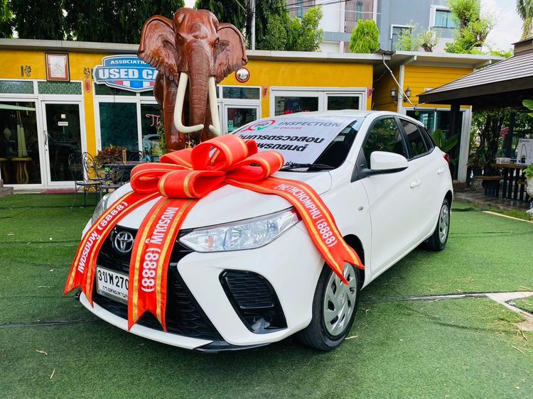 Toyota Yaris 2022 1.2 Entry Sedan เบนซิน LPG เกียร์อัตโนมัติ ขาว รูปที่ 2
