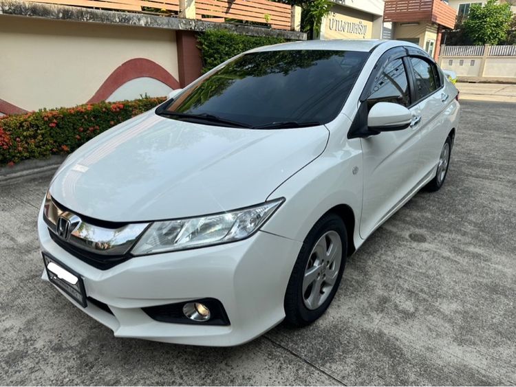 Honda City 2015 1.5 V Plus i-VTEC Sedan เบนซิน เกียร์อัตโนมัติ ขาว