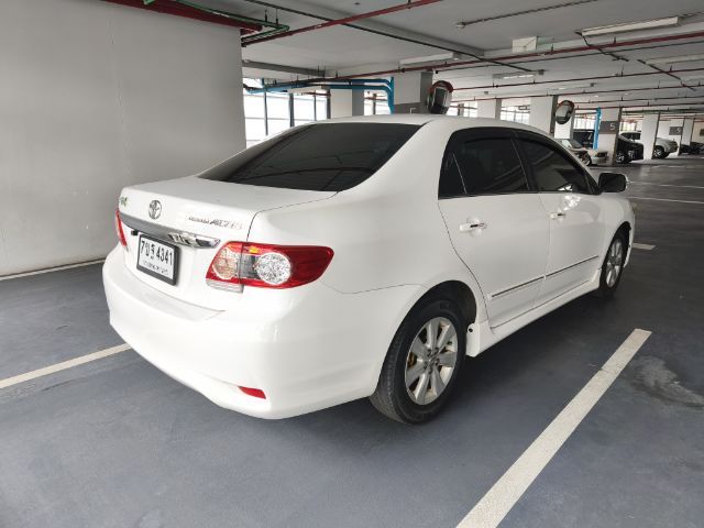 รถ Toyota Altis 1.6 E CNG สี ขาว