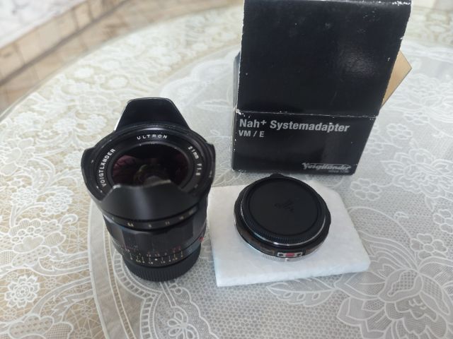 ขายเลนส์ full frame ยี่ห้อ voigtlander ระยะ 21mm รูรับแสง f1.8 พร้อมอะแดปเตอร์ ใส่กล้องโซนี่