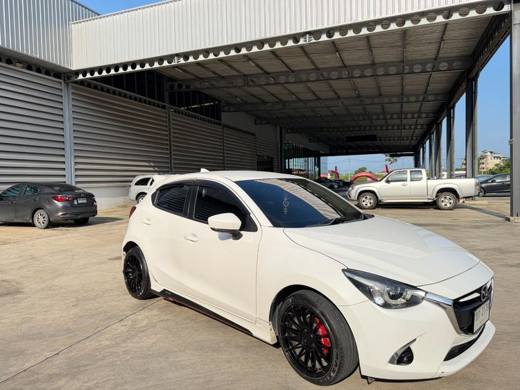 Mazda Mazda 2 2018 1.3 Sports High Connect Sedan เบนซิน ไม่ติดแก๊ส เกียร์อัตโนมัติ ขาว รูปที่ 2