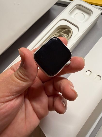 ขาย Apple Watch Series 4 ขนาด 40mm Silver Aluminum - ครบกล่อง รูปที่ 2