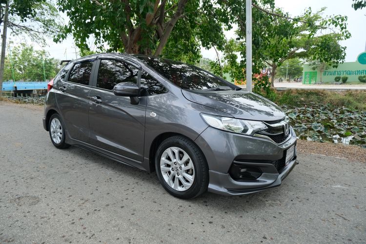 รถ Honda Jazz 1.5 V i-VTEC สี เทา