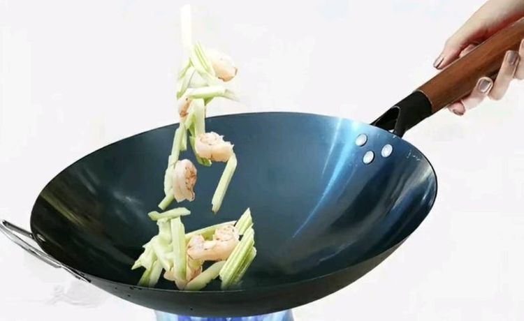 กระทะเหล็กแท้อย่างดีคุณภาพ ไม่ขึ้นสนิม น้ำหนักเบา ส่งด่วนถึงหน้าบ้าน