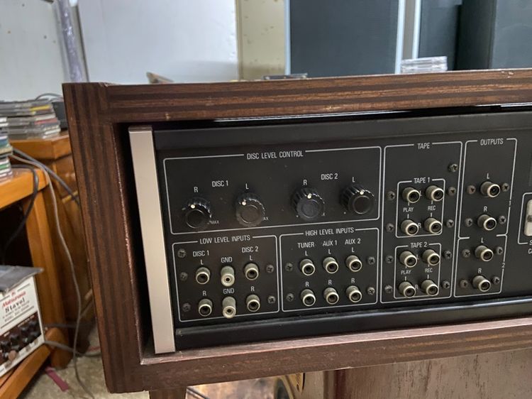 Pre amplified Accuphase C200 รูปที่ 4