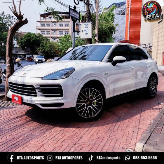 Porsche Cayenne 2022 3.0 E-Hybrid 4WD ไฮบริด ไม่ติดแก๊ส เกียร์อัตโนมัติ ขาว