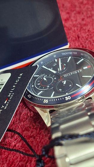 TOMMY HILFIGER