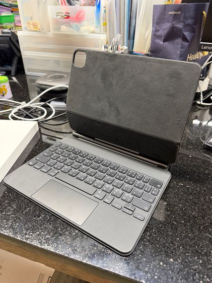 ขาย Apple Magic Keyboard สำหรับ iPad ครบกล่อ
