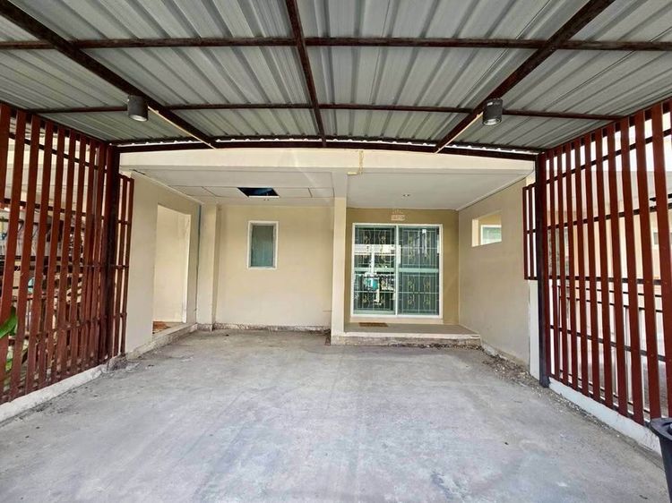 🔥 ขายทาวน์เฮ้าส์  I Leaf Town 2 PrachaUthit 90 ไอลีฟ ทาวน์ 2 ประชาอุทิศ 90  พื้นที่กว้าง 4 ห้องนอน หน้าบ้านหันทางทิศเหนือ ✨ เดินทางสะดวก 