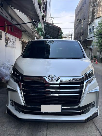 รถ Toyota Majesty 2.8 Grande สี ขาว
