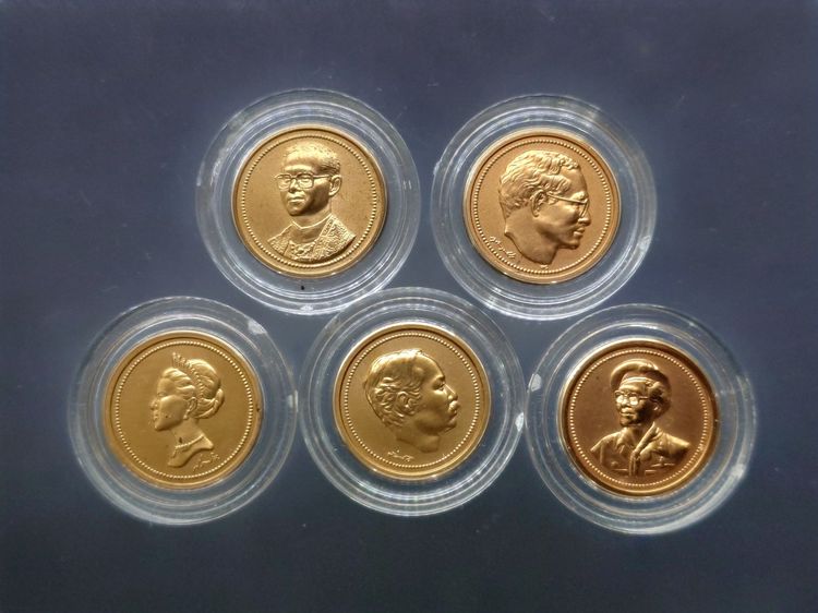 เหรียญไทย ชุดเหรียญเบญจมหามงคล รัชกาลที่9 ชนิดเนื้อทองแดงครบชุด 5 เหรียญ ขนาด 15 มิล พิธีมังคลาภิเษก 9 วัด 9 เสาร์ 9 รัชกาล พร้อมกล่องเดิม