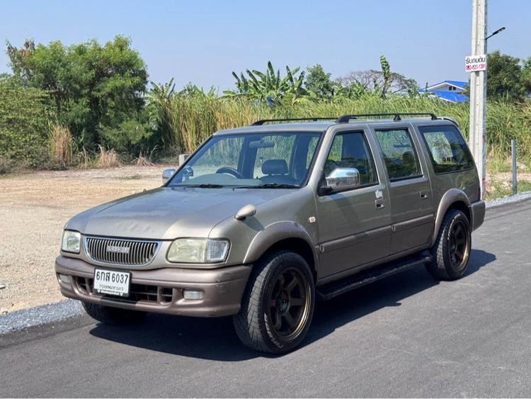 รถ Isuzu Adventure รุ่นย่อยอื่นๆ สี บรอนซ์ทอง