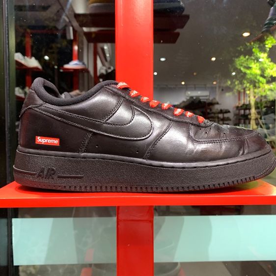 Nike X Supreme 