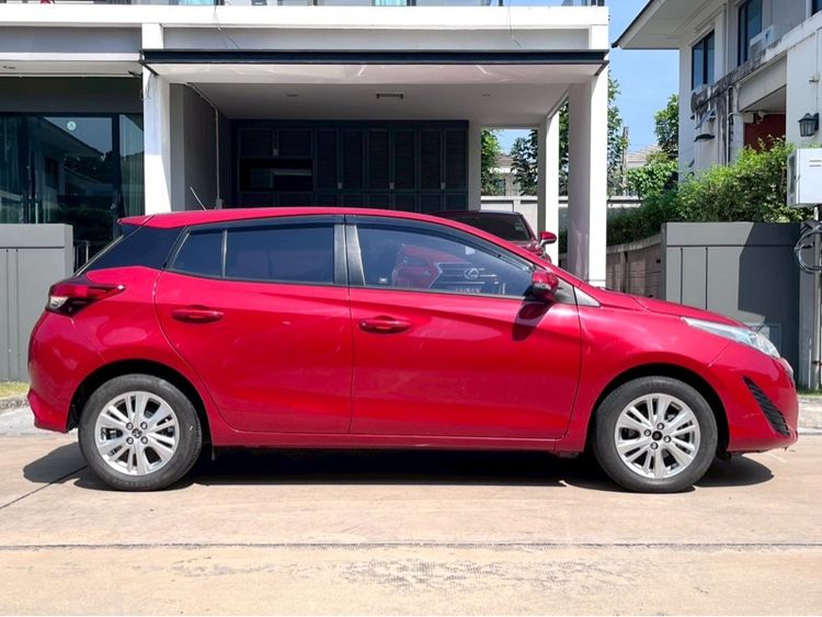 Toyota Yaris 2019 1.2 E Sedan เบนซิน ไม่ติดแก๊ส เกียร์อัตโนมัติ แดง รูปที่ 4