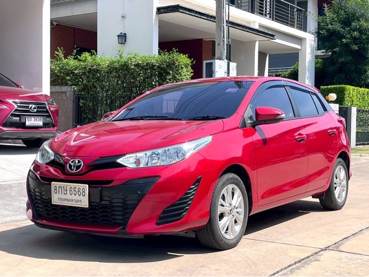 Toyota Yaris 2019 1.2 E Sedan เบนซิน ไม่ติดแก๊ส เกียร์อัตโนมัติ แดง