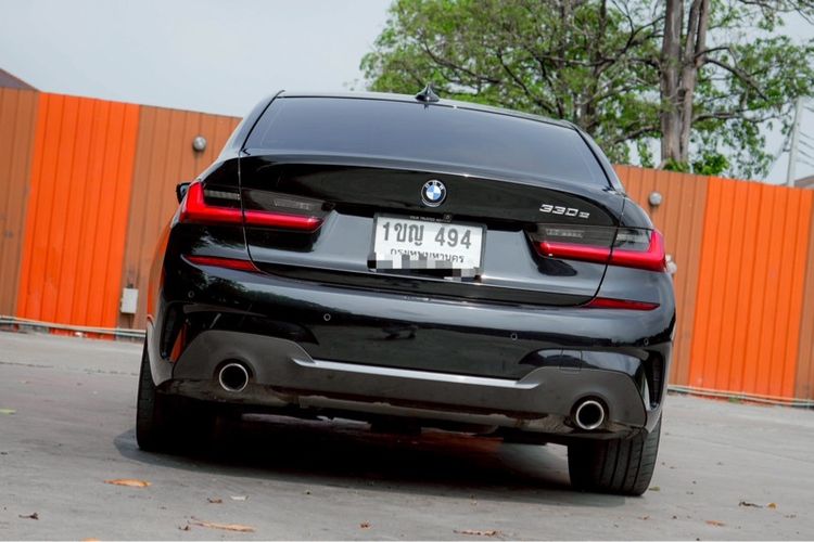 BMW Series 3 2020 330e Sedan เบนซิน ไม่ติดแก๊ส เกียร์อัตโนมัติ ดำ รูปที่ 3