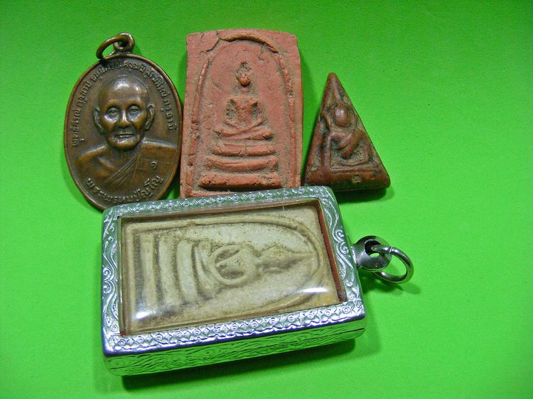 พระบ้านๆ พระนางพญาเนื้อดิน เก่าๆ