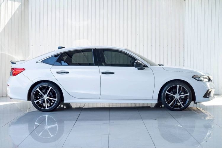 Honda Civic 2022 2.0 eHEV RS Sedan ปลั๊กอินไฮบริด (PHEV) ไม่ติดแก๊ส เกียร์อัตโนมัติ ขาว รูปที่ 4