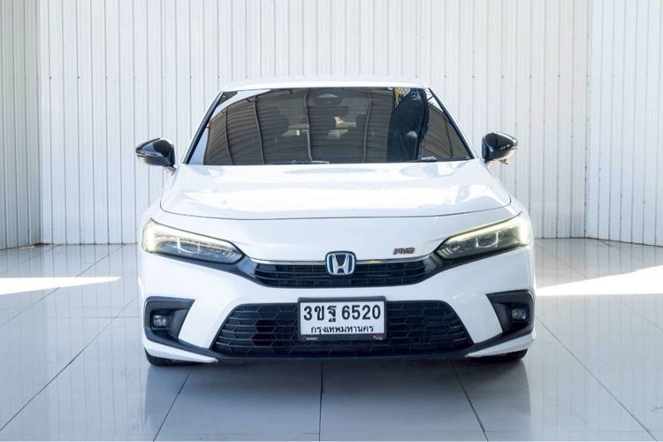 Honda Civic 2022 2.0 eHEV RS Sedan ปลั๊กอินไฮบริด (PHEV) ไม่ติดแก๊ส เกียร์อัตโนมัติ ขาว รูปที่ 2