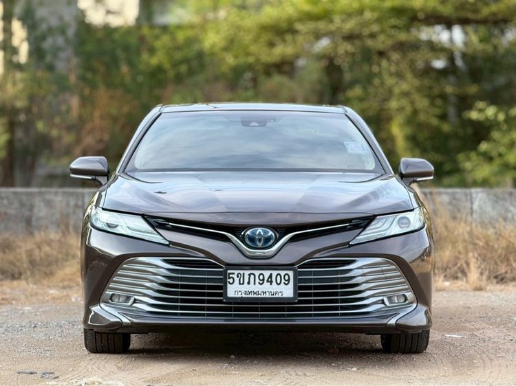 Toyota Camry 2019 2.5 HEV Premium Luxury Sedan ปลั๊กอินไฮบริด (PHEV) ไม่ติดแก๊ส เกียร์อัตโนมัติ เทา รูปที่ 2