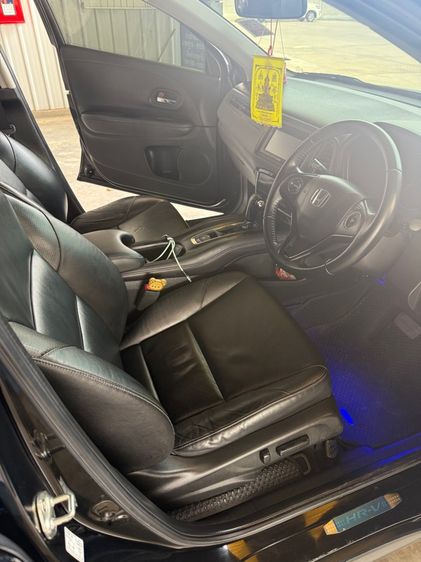 รถ Honda HR-V 1.8 E สี ดำ