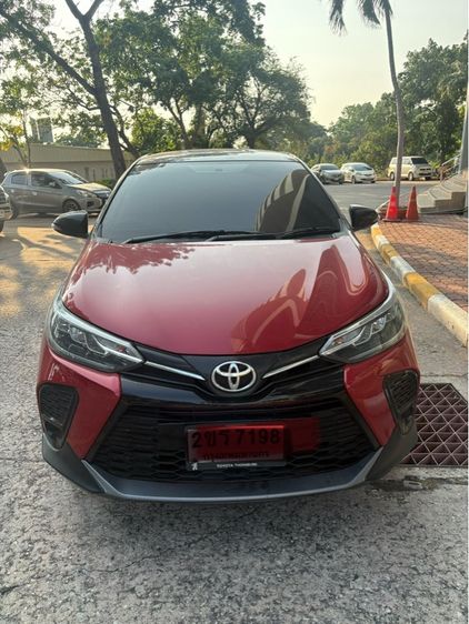รถ Toyota Yaris 1.2 Sport Premium X สี แดง