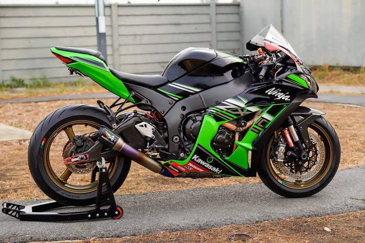 KAWASAKI ZX10-R ปี 2015 (จดทะเบียน 2016) ฟรีดาวน์ ท่อ AUSTIN RACING แท้ รูปที่ 8