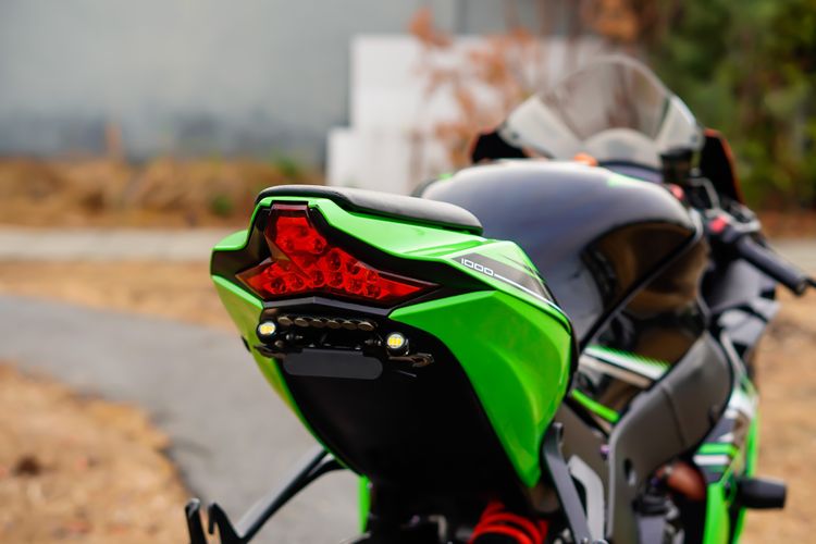 KAWASAKI ZX10-R ปี 2015 (จดทะเบียน 2016) ฟรีดาวน์ ท่อ AUSTIN RACING แท้ รูปที่ 10