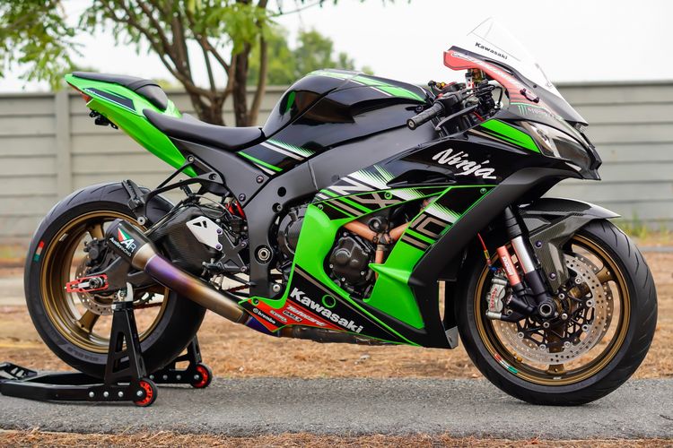 KAWASAKI ZX10-R ปี 2015 (จดทะเบียน 2016) ฟรีดาวน์ ท่อ AUSTIN RACING แท้ รูปที่ 18