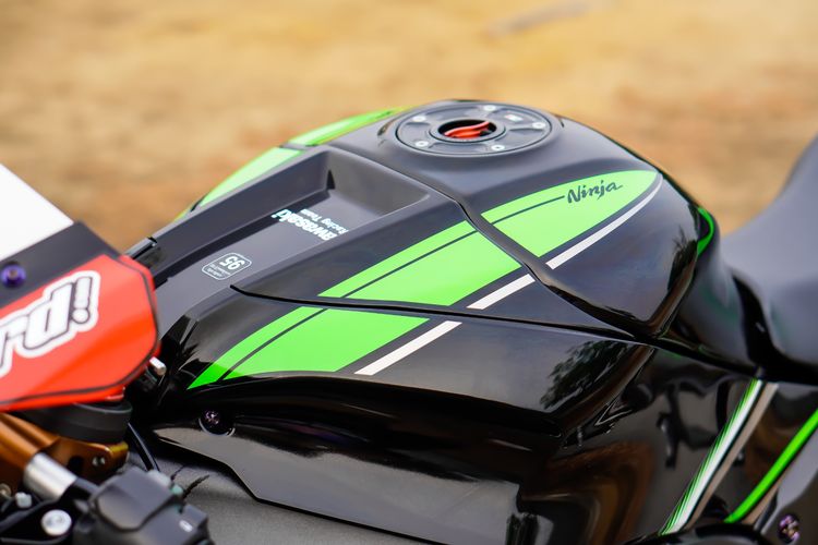 KAWASAKI ZX10-R ปี 2015 (จดทะเบียน 2016) ฟรีดาวน์ ท่อ AUSTIN RACING แท้ รูปที่ 15