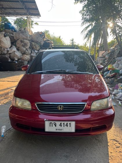 รถ Honda Odyssey 2.2 EXi สี แดง