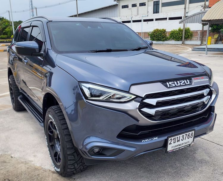 รถ Isuzu MU-X 3.0 Ultimate AT 4WD สี เทา