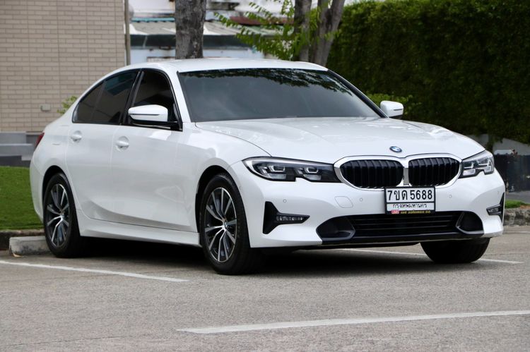 BMW Series 3 2022 320d Sedan ดีเซล ไม่ติดแก๊ส เกียร์อัตโนมัติ ขาว รูปที่ 3