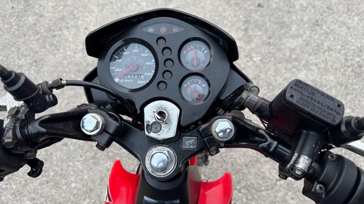 HONDA SONIC 125 คาร์บูเกียร์สตาร์ทเท้า เครื่องดีมาก สีสวยธรรมชาติ ต้องมาดูของจริง  รูปที่ 4