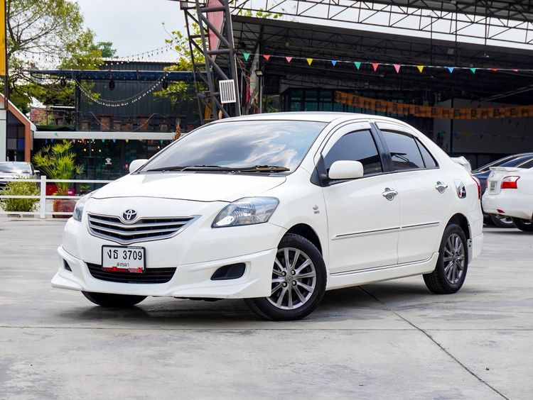 รถ Toyota Vios 1.5 E สี ขาว