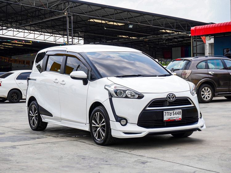 Toyota Sienta 2018 1.5 G Utility-car เบนซิน LPG เกียร์อัตโนมัติ ขาว รูปที่ 3
