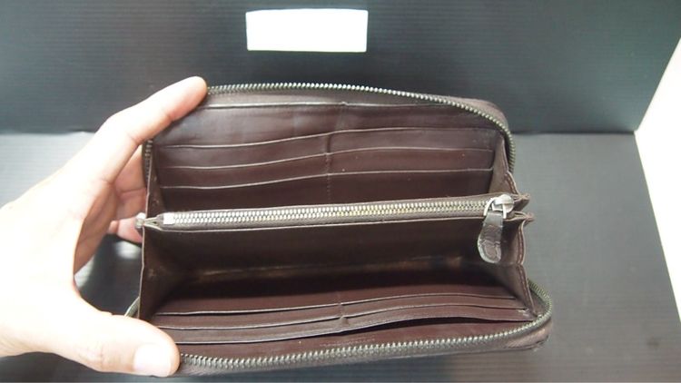 BOTTEGA VENETA Dark Brown Intrecciato Long Wallet 2011 ราคา 1,500 บาท รูปที่ 6