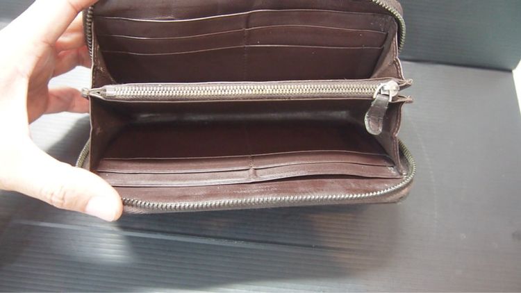 BOTTEGA VENETA Dark Brown Intrecciato Long Wallet 2011 ราคา 1,500 บาท รูปที่ 7