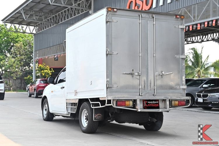 Isuzu D-MAX 2015 2.5 B Pickup ดีเซล ไม่ติดแก๊ส เกียร์ธรรมดา ขาว รูปที่ 3