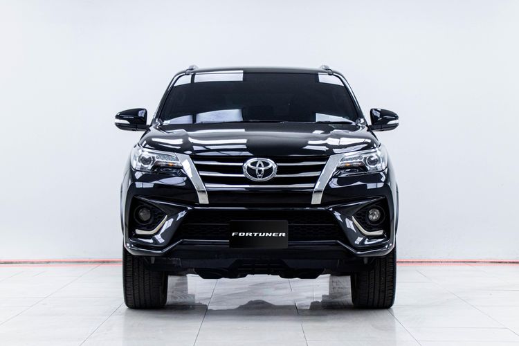 Toyota Fortuner 2016 2.8 TRD Sportivo 4WD ดีเซล เกียร์อัตโนมัติ ดำ รูปที่ 4