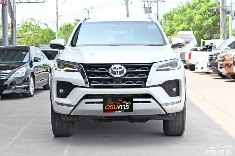 Toyota Fortuner 2022 2.4 V Utility-car ดีเซล ไม่ติดแก๊ส เกียร์อัตโนมัติ ขาว รูปที่ 2
