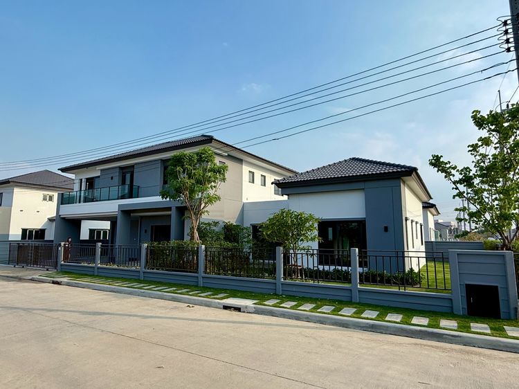 AP (Thailand) ตกแต่งครบ 2025 บ้านเดี่ยวเซนโทร ทวีวัฒนา ขายบ้านสวยทำเลทองพร้อมอยู่ตกแต่งบิ้วอินครบพร้อมอุปกรณ์ไฟฟ้า หิ้วกระเป๋าเข้าอยู่ได้เลย รูปที่ 2