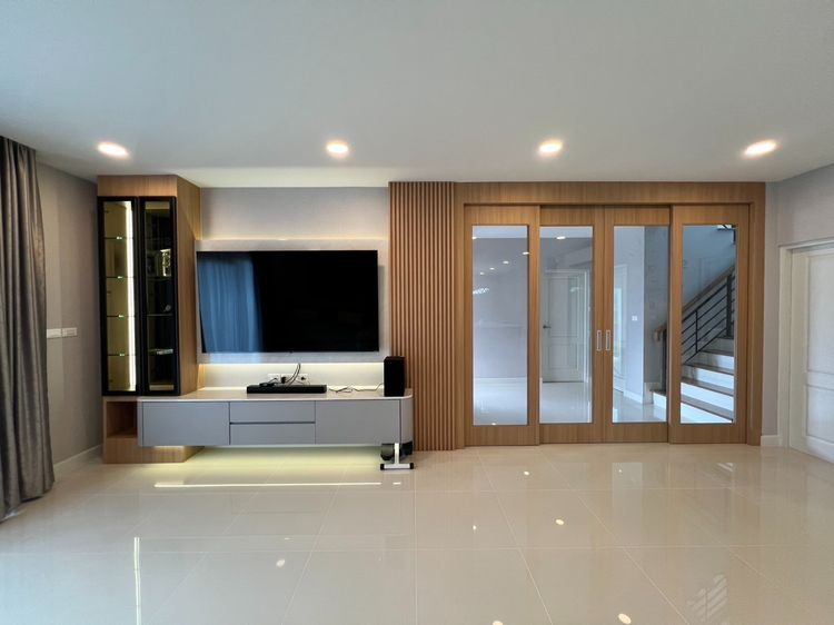 AP (Thailand) ตกแต่งครบ 2025 บ้านเดี่ยวเซนโทร ทวีวัฒนา ขายบ้านสวยทำเลทองพร้อมอยู่ตกแต่งบิ้วอินครบพร้อมอุปกรณ์ไฟฟ้า หิ้วกระเป๋าเข้าอยู่ได้เลย รูปที่ 3