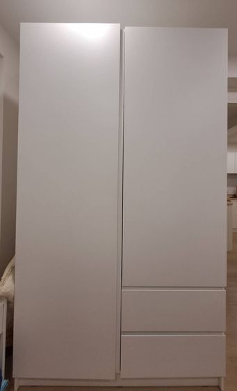 ตู้เสื้อผ้า 