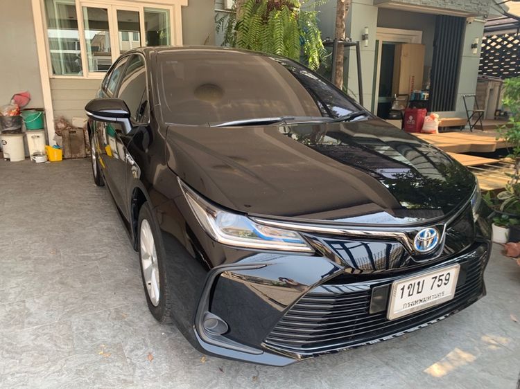 รถ Toyota Altis 1.8 Hybrid Mid สี ดำ